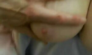 اثنين من الشباب العاهرات بلا فلام سكسي مترجم خجل تعريتها في مقهى على شبكة لوحظ شبكة رصد فيديو إباحي 
