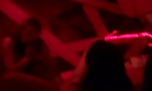 الفن الجميل من handjob في كرسي من نموذج الشباب سكسية اجنبية أحمر الإباحية فيديو إباحي 