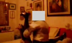 سمراء مع كبير الثدي الطبيعية لعق كس شقراء على فيلم سكسي للكبار فقط الأريكة فيديو إباحي 