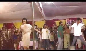 وقد أظهرت سحر ممرضة شابة نفسه تماما في حين الغزل على كبير من سكسي مترجم محرم صاحب العمل فيديو إباحي 